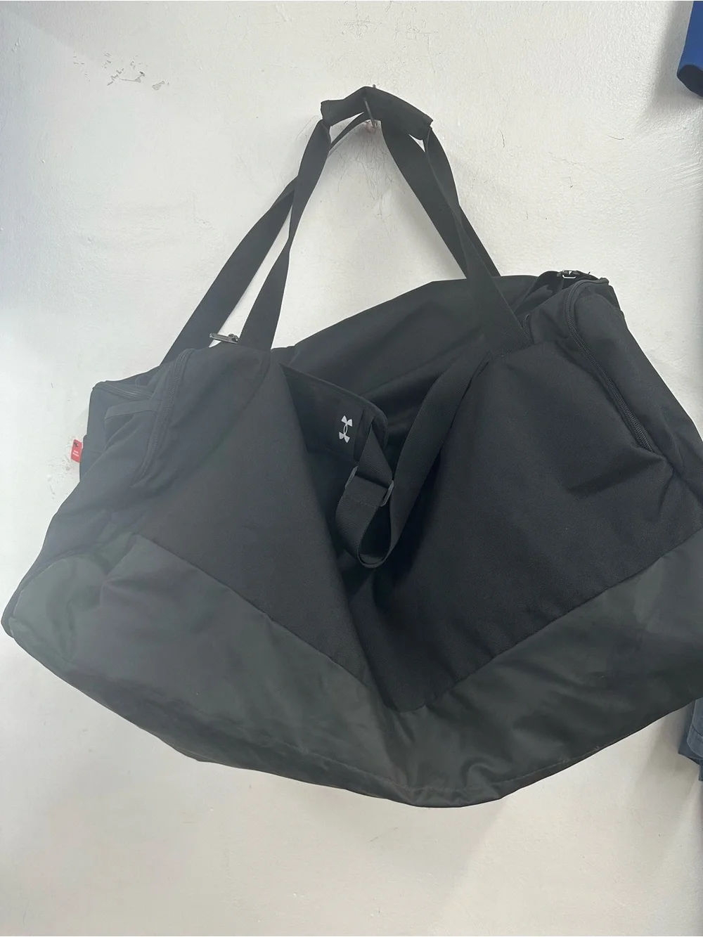 Under Armour Black Duffle Bag - Large Travel & Gym Bag new